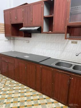 Nhà dân xây phố Phương Mai, quận Đống Đa, 44 mét vuông, 3 tầng 3 phòng ngủ, 4 tỷ hai!!!