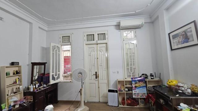 Nhà đẹp, lô góc, ở luôn, P. Trần Quốc Toản, Hoàn Kiếm 63m x 4PN x MT4.2m, 7.6 tỷ. LH: 0366051369