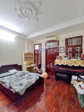 Bán nhà 5 tầng tum phố Cửa  Bắc - Ba Đình - Diện tích 40m2 đầy đủ công năng sử dụng - Giá hợp lý