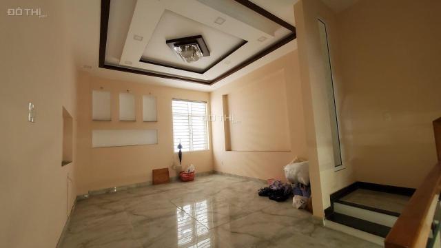 Bán nhà 3 tầng Mt Triệu Việt Vương,(10m5) vị trí đẹp KD sát cầu Rồng sông Hàn, Sơn Trà