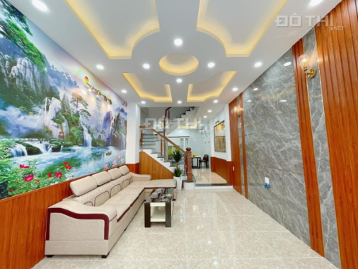 Phát mãi gấp căn nhà gần chợ Phạm Văn Hai, Phường 3, Quận Tân Bình.