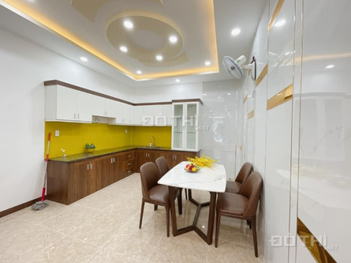 Phát mãi gấp căn nhà gần chợ Phạm Văn Hai, Phường 3, Quận Tân Bình.