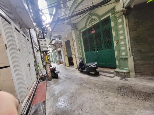 Đại La, Hai Bà Trưng, nhà đẹp ở ngay, ba bước ra phố, mặt tiền rộng, 46m2,  5 tầng , chỉ 4 tỉ 8.