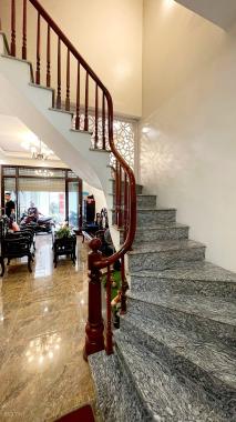 Tăng toàn bộ nội thất  BÁN NHÀ CẦU GIẤY Ô TÔ TRÁNH 35M2 GIÁ 4 tỷ 5 0359597345