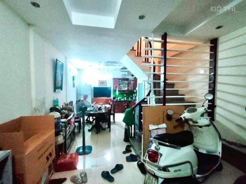 Trung Tâm Cầu Giấy - Nhà Đẹp Tự Xây - GẦN Ô TÔ - Ngõ thông thoáng- An sinh đỉnh cao