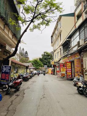 Nhà đẹp ở ngay, Trung Tâm Cầu Giấy DT35M x 5T, ô tô tránh chỉ vài bước chân, giá 4.7 tỉ