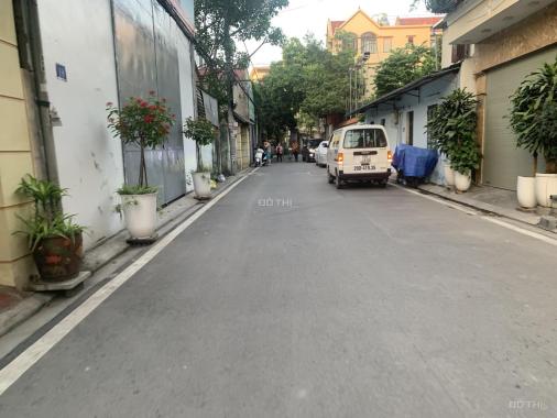 Bán gấp 52m đất ngõ 69 Tư Đình, Ngõ yên tĩnh, oto 4 chỗ tránh, cách Cổ Linh chỉ 100m