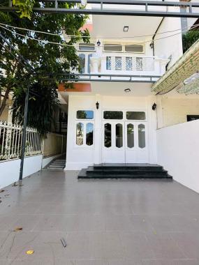 Bán villas sân vườn ngay trung tâm Đà Nẵng. Đường Hoàng Diệu, Gần Chợ Mới.