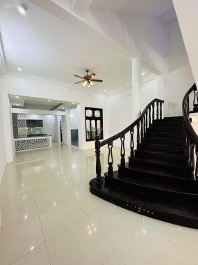 Bán villas sân vườn ngay trung tâm Đà Nẵng. Đường Hoàng Diệu, Gần Chợ Mới.