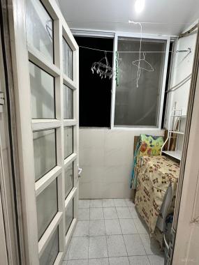 Bán căn hộ chung cư Hoàng Minh Giám, Phường Trung Hòa, Cầu Giấy 70m2,3 p 1 wc giá 2,x tỷ