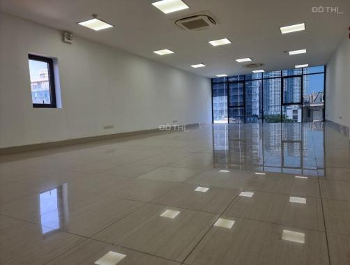 Cho thuê văn phòng 105m2 ở Tây Hồ, thông sàn, điều hòa âm trần sang trọng