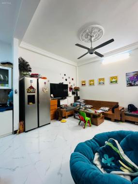 Cần bán gấp nhà 5 tầng tại Thái Hà, mấy bước ra ô tô, chỉ 4,5 tỷ