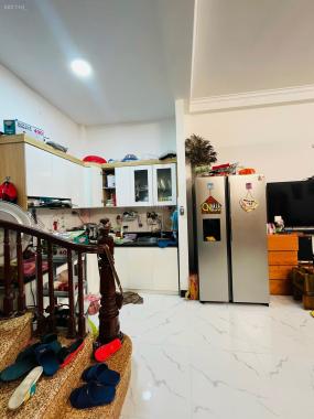 Cần bán gấp nhà 5 tầng tại Thái Hà, mấy bước ra ô tô, chỉ 4,5 tỷ