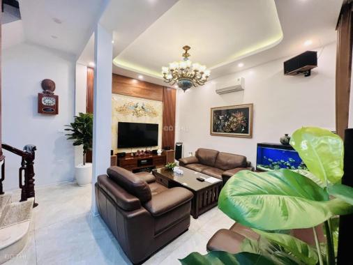 Bán Nhà Thái Hà- Quận Đống Đa, Tặng Nội Thất, Ở Ngay. 41m x4 Tầng.MT4m. 4,x tỷ