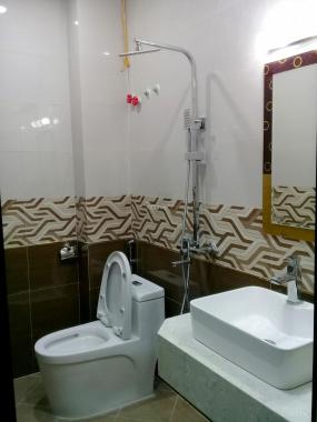 Bán nhà phố Kim Đồng, ô tô cách 50m, đẹp, 35m2 x 4 tầng. Giá 3,2 tỷ