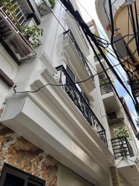 Bán nhà 9 phố Hào Nam  35m2 xây 5T mặt tiền 3.62 m giá bán 4.45Tỷ cách phố 2 nhà