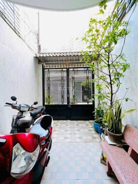 Bán Nhà Bến Vân Đồn, Hẻm xe Tải, 48m2, 5PN, Kinh Doanh, Giá rẻ