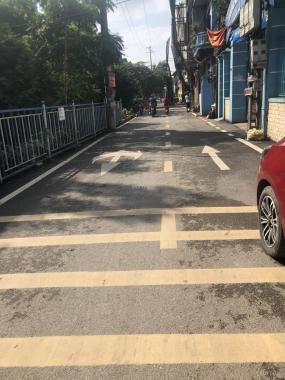 Bán nhà 2 tầng mặt ngõ kinh doanh ô tô vào nhà 45m2 nhỉnh 2 tỷ
