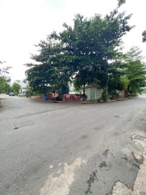 Bán đất DA thế kỷ 21 nền góc 2 mặt tiền công viên đường Đông Văn Cống Q.2 (154.6m2) 180 tr/m2