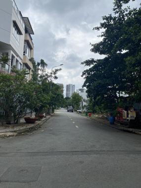 Bán đất DA thế kỷ 21 nền góc 2 mặt tiền công viên đường Đông Văn Cống Q.2 (154.6m2) 180 tr/m2