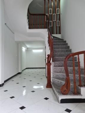 Bán nhà Tả Thanh Oai Thanh Trì 35m2 ô tô 7 chỗ qua cửa nhỉnh 2 tỷ