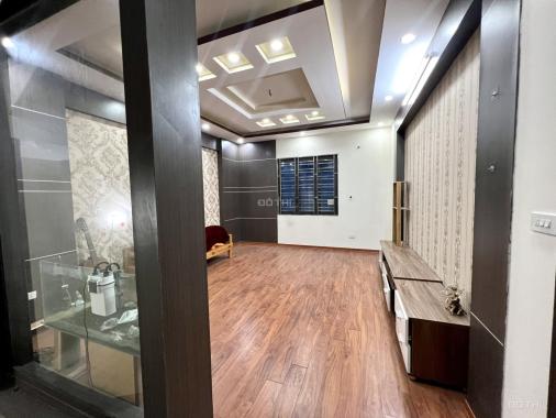 Cho thuê nguyên nhà 4 tầng mặt ngõ 254 Văn Cao, oto ra vào thoải mái