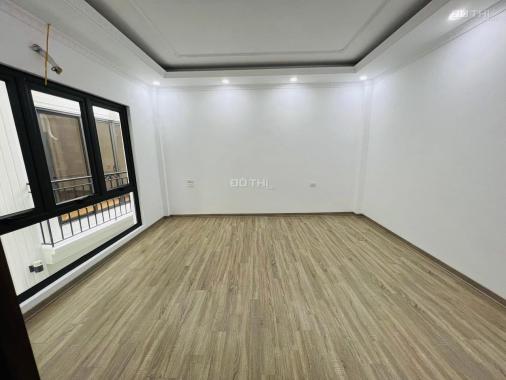 Bán nhà riêng mới xây gần ngõ ô tô 35 Cát Linh, 6 tầng thang máy, CẮT LỖ GIẢM 1.5 TỶ, gần ô tô