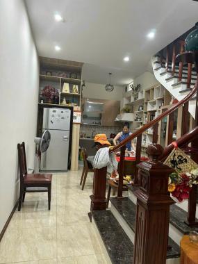 Bán nhà tại Hồ Tây - Đặng Thai Mai DT 220m2 - MT 9m