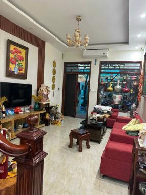 Bán nhà tại Hồ Tây - Đặng Thai Mai DT 220m2 - MT 9m