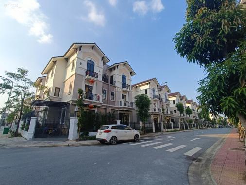 Bán gấp, bán nhanh nhà phố biệt thự gần sông sen tự nhiên kđt Vsip giá đáy.