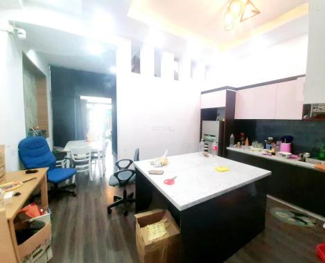 Nhà rộng hẻm xe hơi hơn 5m. Gần Giang Ghẹ Trường Chinh, 4.8 tỷ