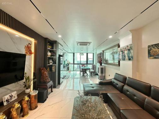 Bán trực tiếp nhà riêng tại phố Nguyễn Chí Thanh, Đống Đa. 55m2, 7 tầng, oto vào nhà.  giá 13,4 tỷ