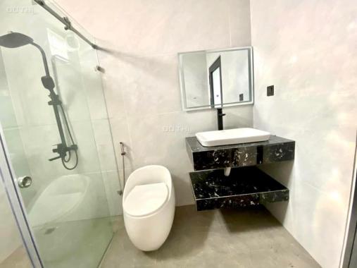 Bán trực tiếp nhà riêng tại phố Nguyễn Chí Thanh, Đống Đa. 55m2, 7 tầng, oto vào nhà.  giá 13,4 tỷ