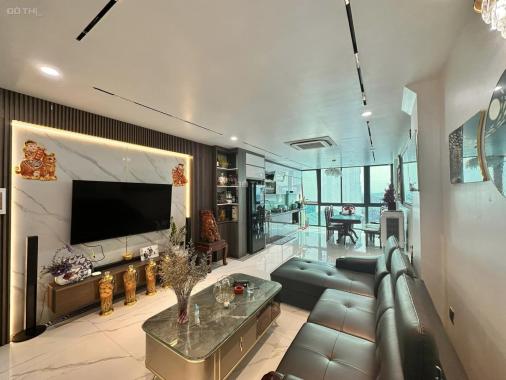 Bán trực tiếp nhà riêng tại phố Nguyễn Chí Thanh, Đống Đa. 55m2, 7 tầng, oto vào nhà.  giá 13,4 tỷ