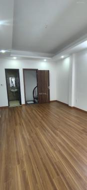 Nhà đẹp Ngô Gia Tự, Long Biên, 32m x 5T x mt4m, 2.95 tỷ, 0971320468