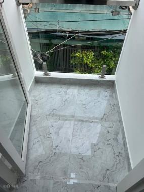 Nhà mới xây 3 tầng, ô tô đỗ cửa đường Nguyễn Sơn ND, 4.5 tỷ