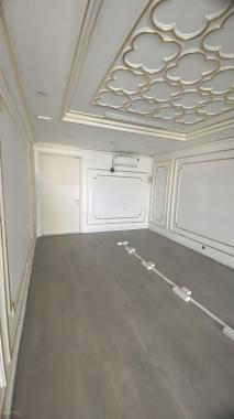 Cho thuê sàn văn phòng 150 m2, thoáng, đã ngăn sẵn phòng làm việc