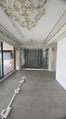Cho thuê sàn văn phòng 150 m2, thoáng, đã ngăn sẵn phòng làm việc