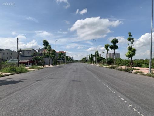 Bán gấp 63,4m đất dãy TT9 đấu giá Cự Khối, đường đã thông các ngả