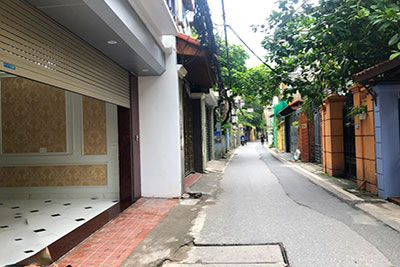 Tôi bán nhà 4 tầng, 93 Hoàng Quốc Việt, DT 20m2, MT 3.6m vài bước ra ô tô giá 2.8 tỷ: 0981129026