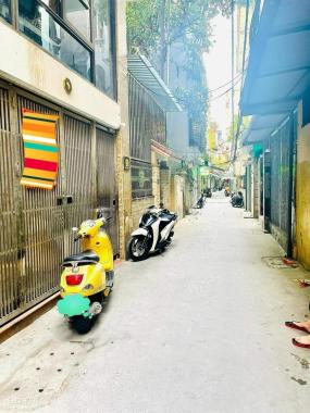 Tôi bán nhà 4 tầng, 93 Hoàng Quốc Việt, DT 20m2, MT 3.6m vài bước ra ô tô giá 2.8 tỷ: 0981129026