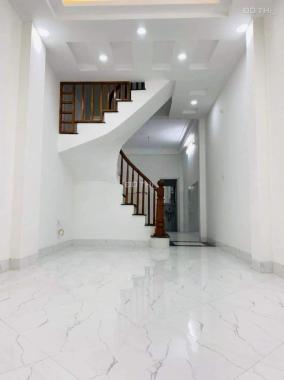 Bán nhà ngay cầu Hữu lê Hữu Hòa Thanh Trì 33m2 4 tầng nhỉnh 2.5 tỷ tí