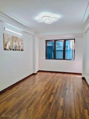 Bán nhà Hoàng Hoa Thám, Bưởi, Tây Hồ 30m2 xây 5 tầng, ngõ rộng, gần phố giá 3.85 tỷ