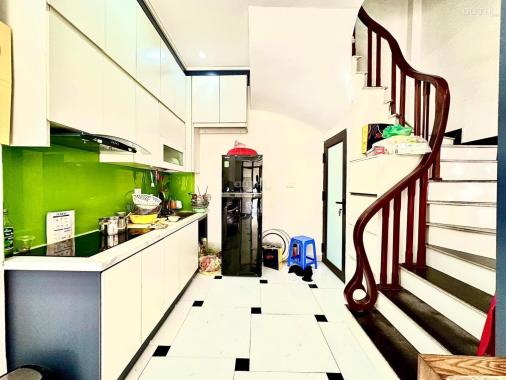 Cầnbán Nhà  riêng Quận Đống Đa. Nhà mới ,ở ngay, 36m x5 tầng. MT3,6m. 4,x tỷ