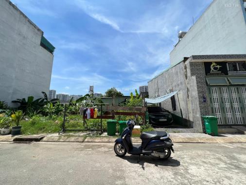 Hạ giá bán gấp lô đất sổ hồng sát Vinhomes q9