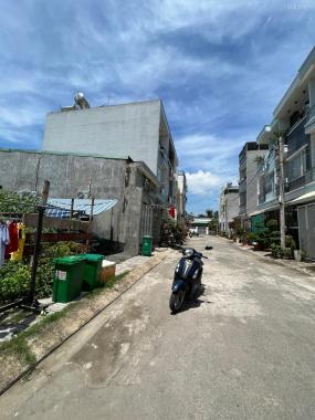 Hạ giá bán gấp lô đất sổ hồng sát Vinhomes q9