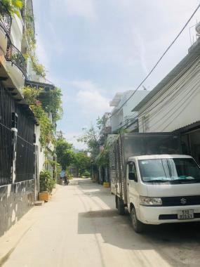 Hạ giá bán gấp lô đất sổ hồng sát Vinhomes q9
