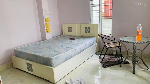 Bán nhà đường Lạc Long Quân, Tây Hồ 45m2 xây 5 tầng cực đẹp, gần phố giá 5.5 tỷ