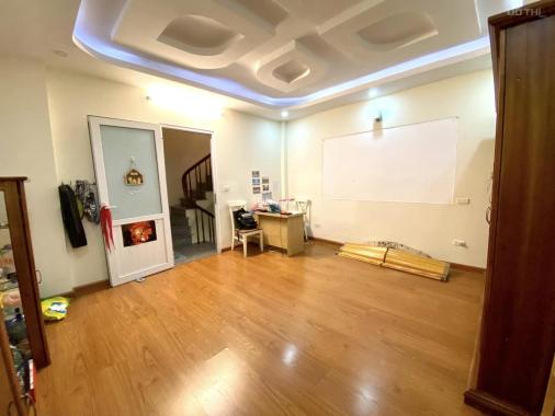 Bán nhà ngõ 205 cách đại sứ quán HQ vài bước chân , 35m2 xây 5 tầng, MT 7m chỉ 4.1 tỷ 0948031338