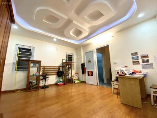 Bán nhà ngõ 205 cách đại sứ quán HQ vài bước chân , 35m2 xây 5 tầng, MT 7m chỉ 4.1 tỷ 0948031338